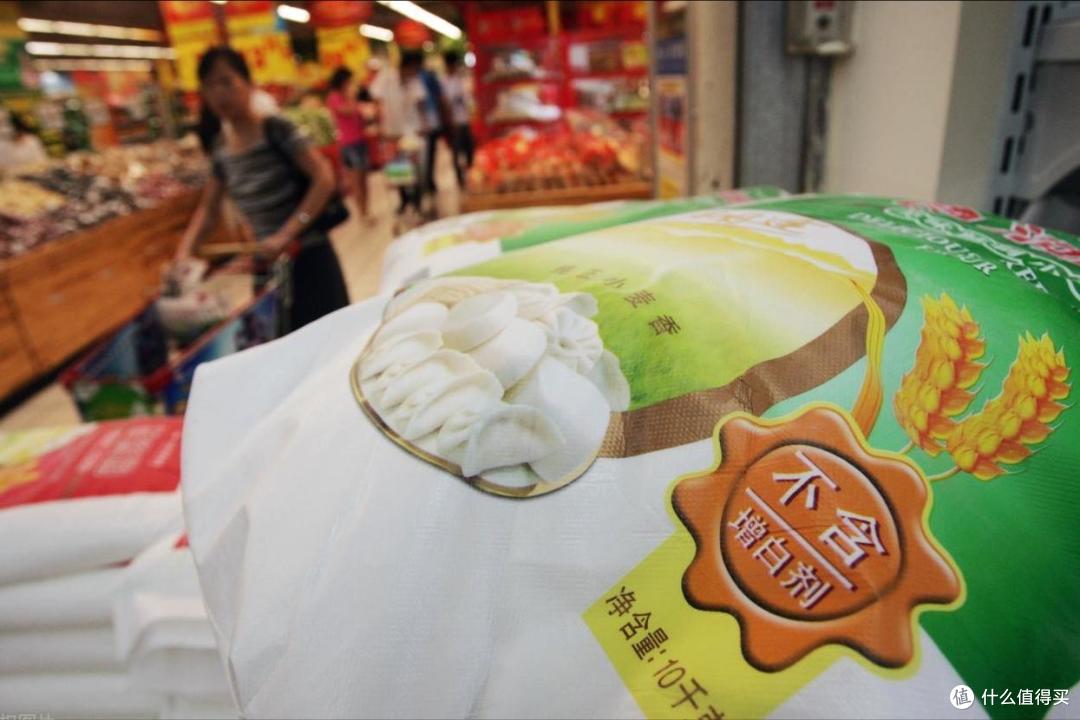 面粉里的秘密被公开,竟然有十几种添加剂?来听听专家怎么说!