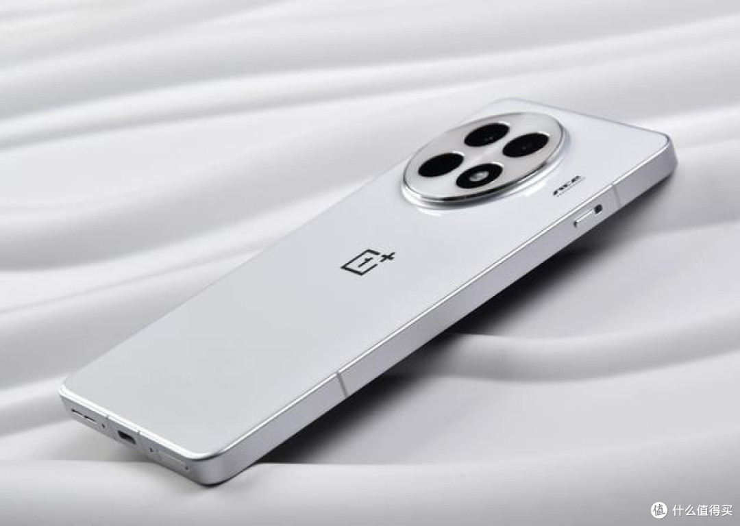 16GB+1TB 成主流!今年这 3 款高销量手机,价格亲民性价比还超高,不喜欢水果机的不妨看看。