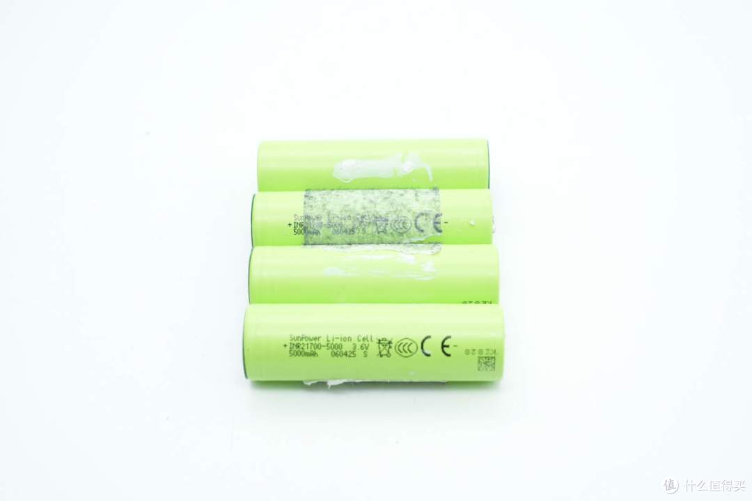 智能屏显+APP连接,交互性拉满,正浩230W自带线超充舱充电宝拆解