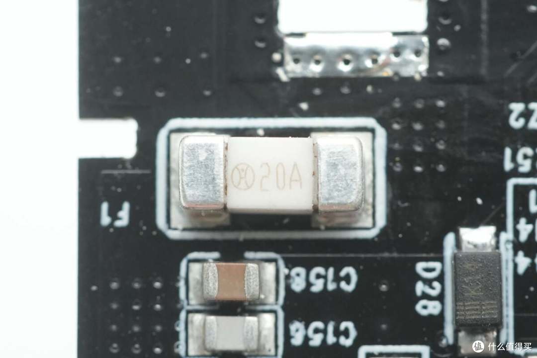智能屏显+APP连接,交互性拉满,正浩230W自带线超充舱充电宝拆解