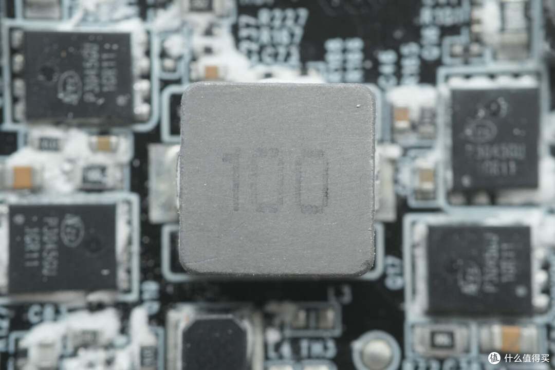 智能屏显+APP连接,交互性拉满,正浩230W自带线超充舱充电宝拆解