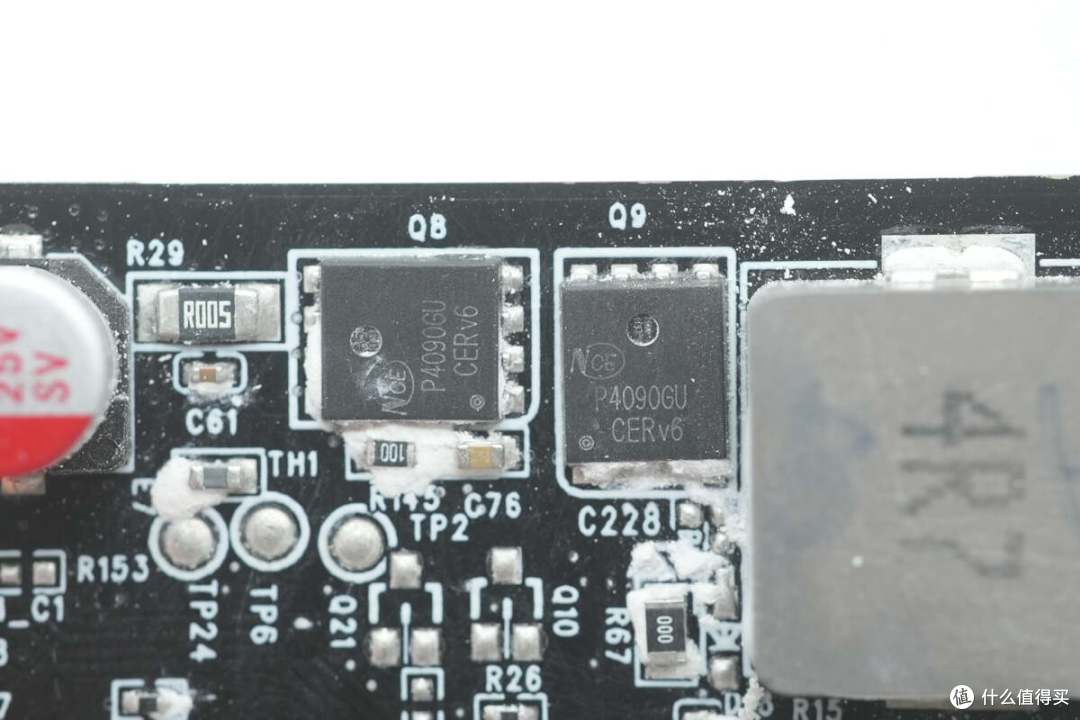 智能屏显+APP连接,交互性拉满,正浩230W自带线超充舱充电宝拆解