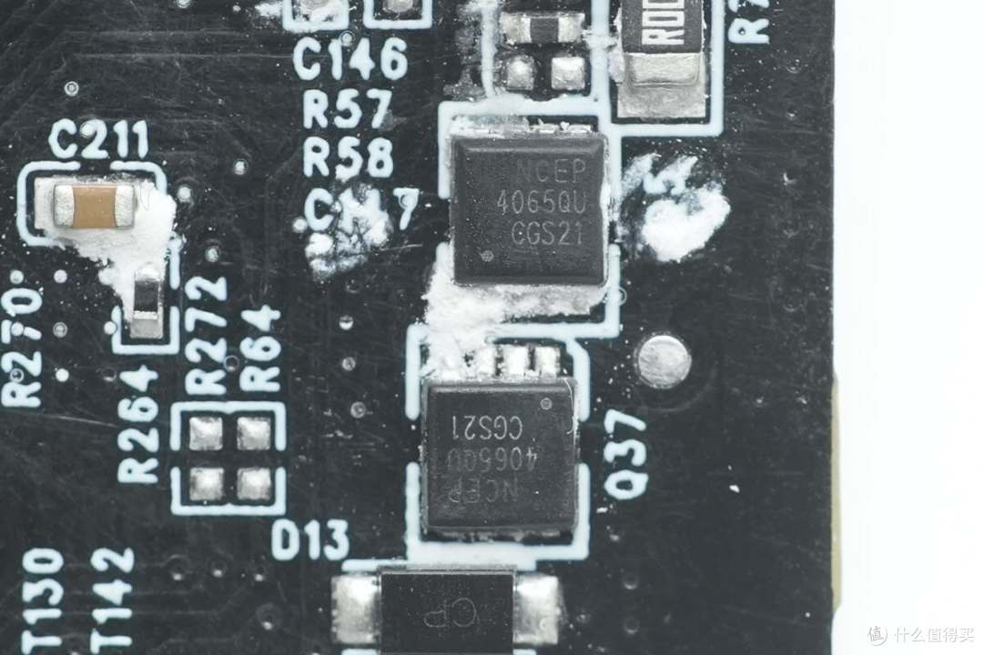 智能屏显+APP连接,交互性拉满,正浩230W自带线超充舱充电宝拆解