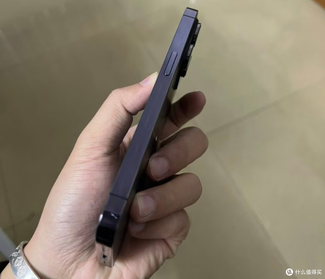 苹果14 Pro:科技与现实的碰撞