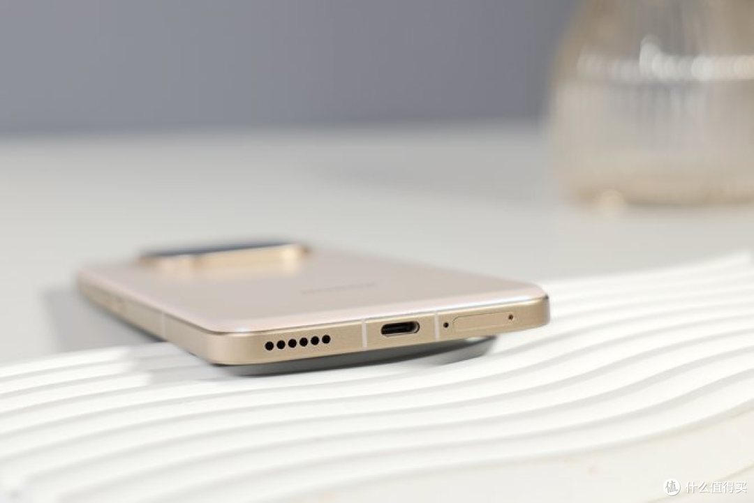 荣耀这次太猛了，7200mAh+5000万四摄+IP69，旗舰降至“新低价”