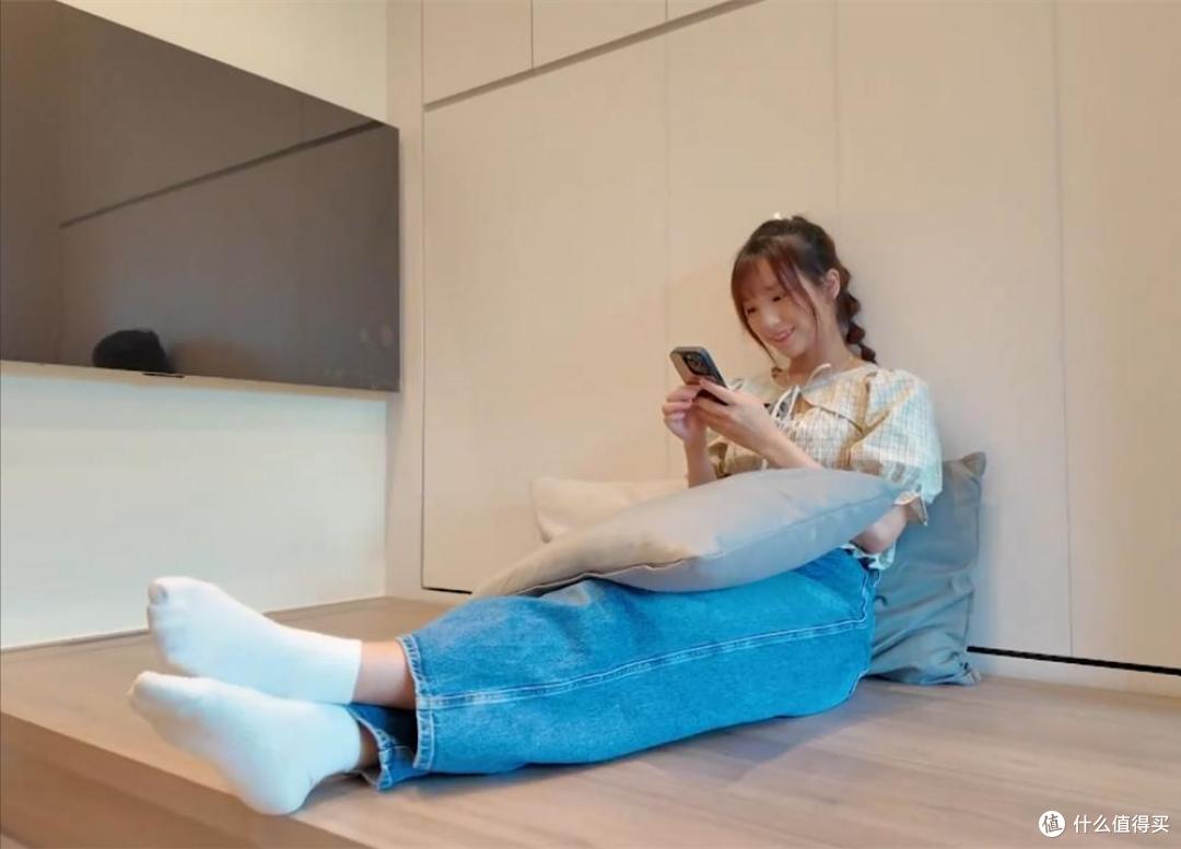 香港一姑娘的房子火了，16㎡，切一半隔出一个院子，那叫一个高级