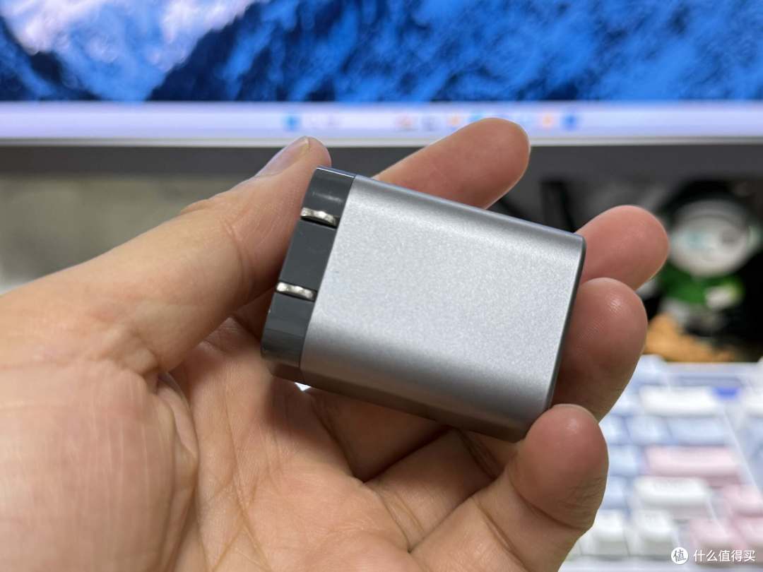 小巧便携,澎湃秒充67W,一个充电器搞定所有,米物氮化镓充电器