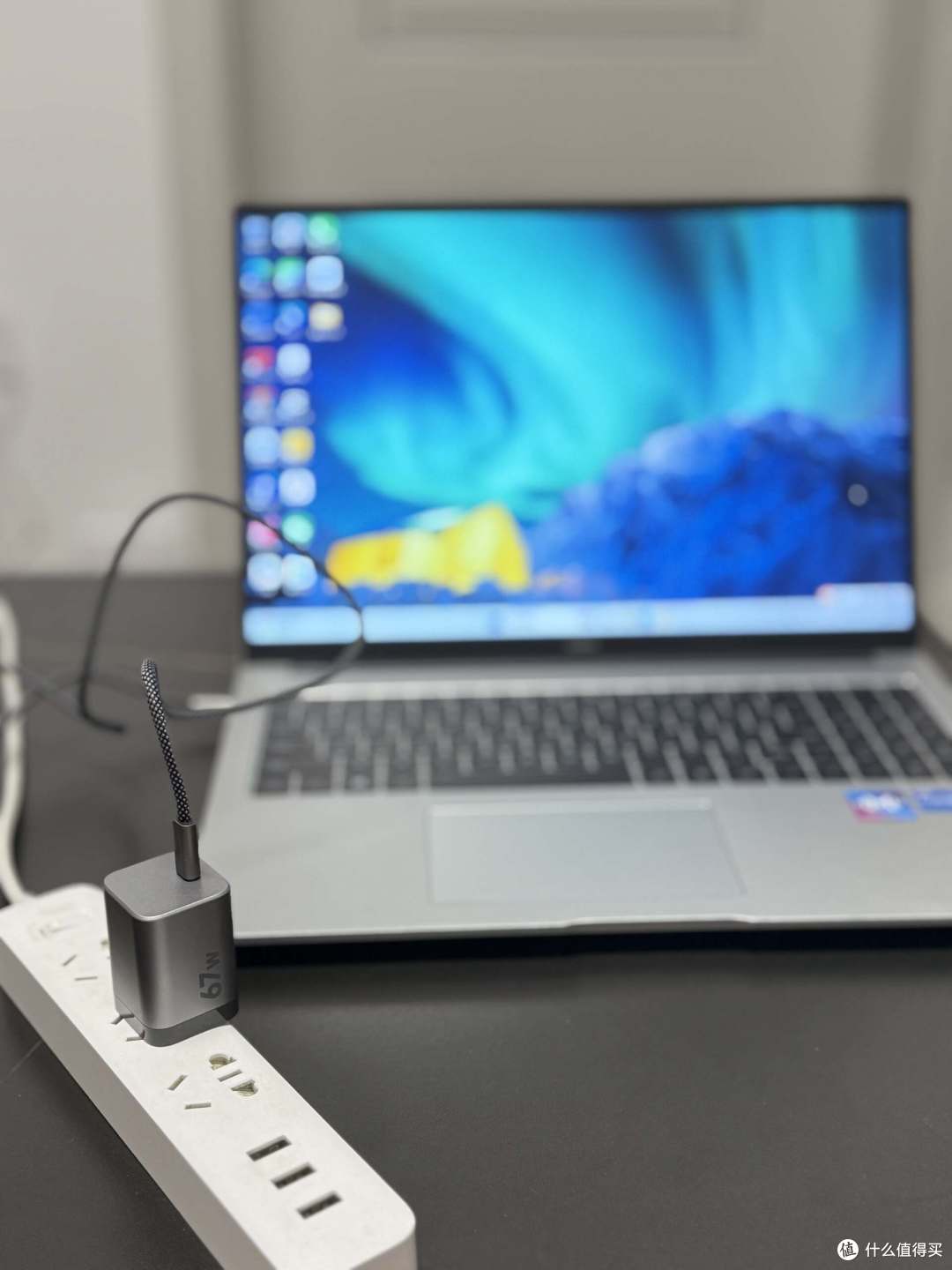 小巧便携,澎湃秒充67W,一个充电器搞定所有,米物氮化镓充电器