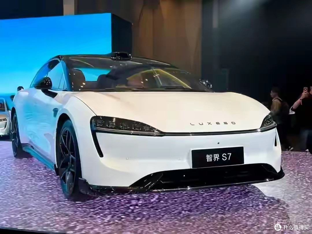 华为智驾下沉,宝骏押宝翻身:10万元级汽车“变天”了?