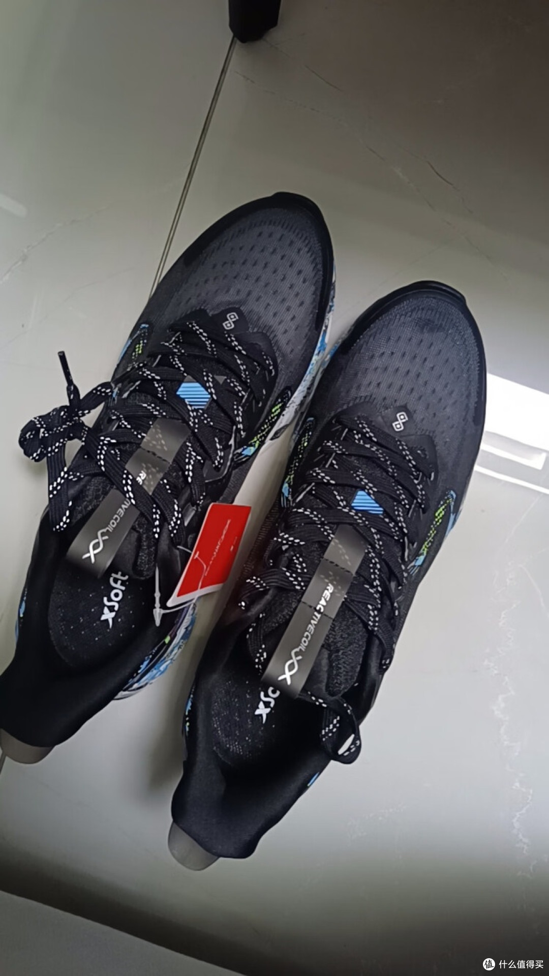 特步跑鞋:颜值与性能兼备