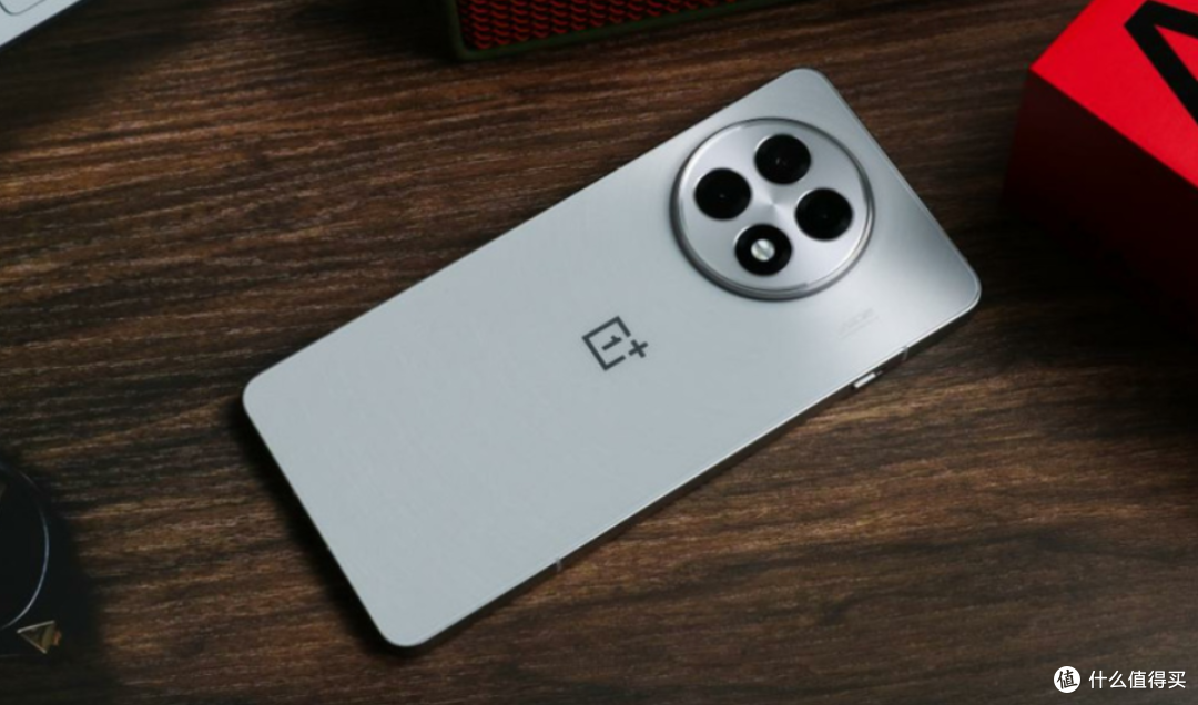 一加还是妥协了,12GB+256GB突降至1614元,6400mAh+OIS光学防抖