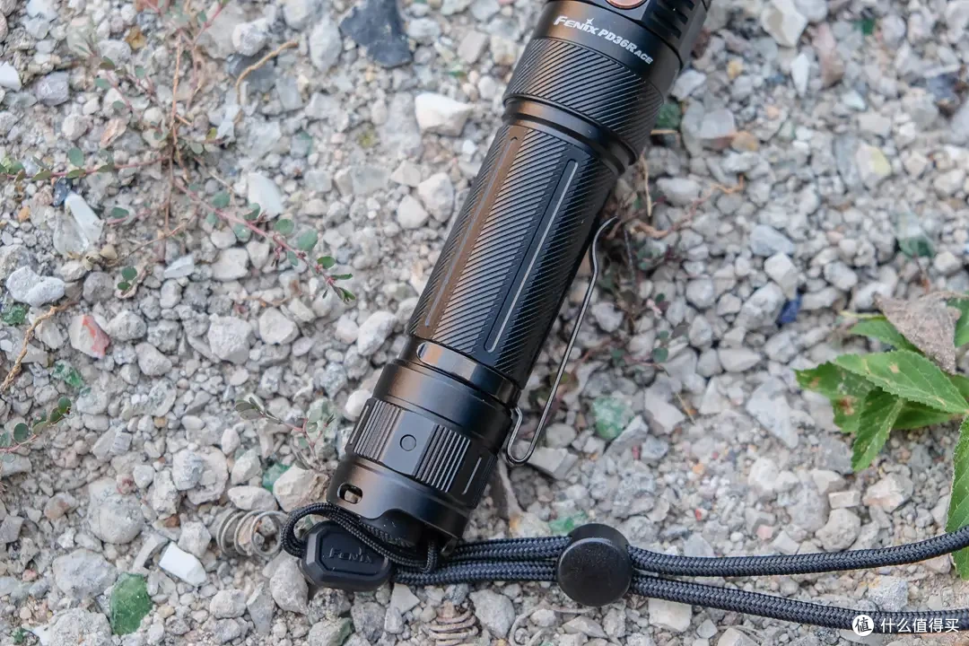 Fenix PD36R ACE战术手电体验:这才是真正的“全能照明神器”