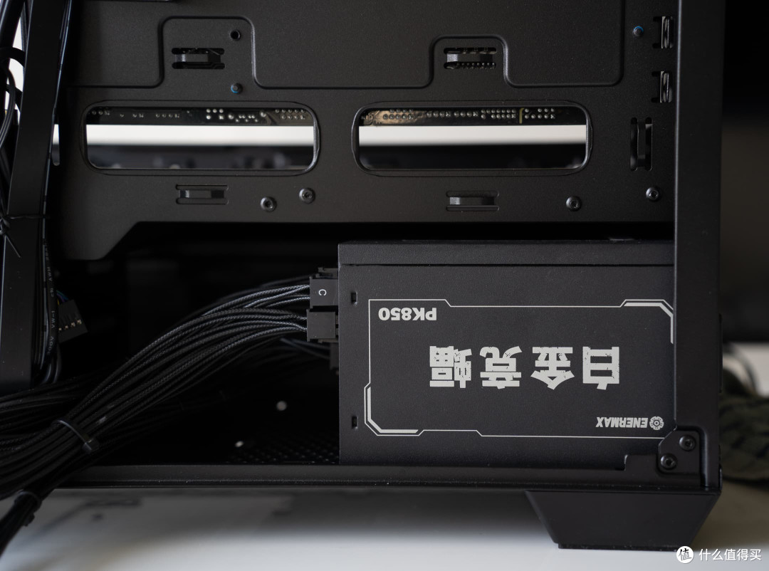 悬浮光效×LCD智显屏:天选360水冷+灵光岛,桌面极客的梦幻组合