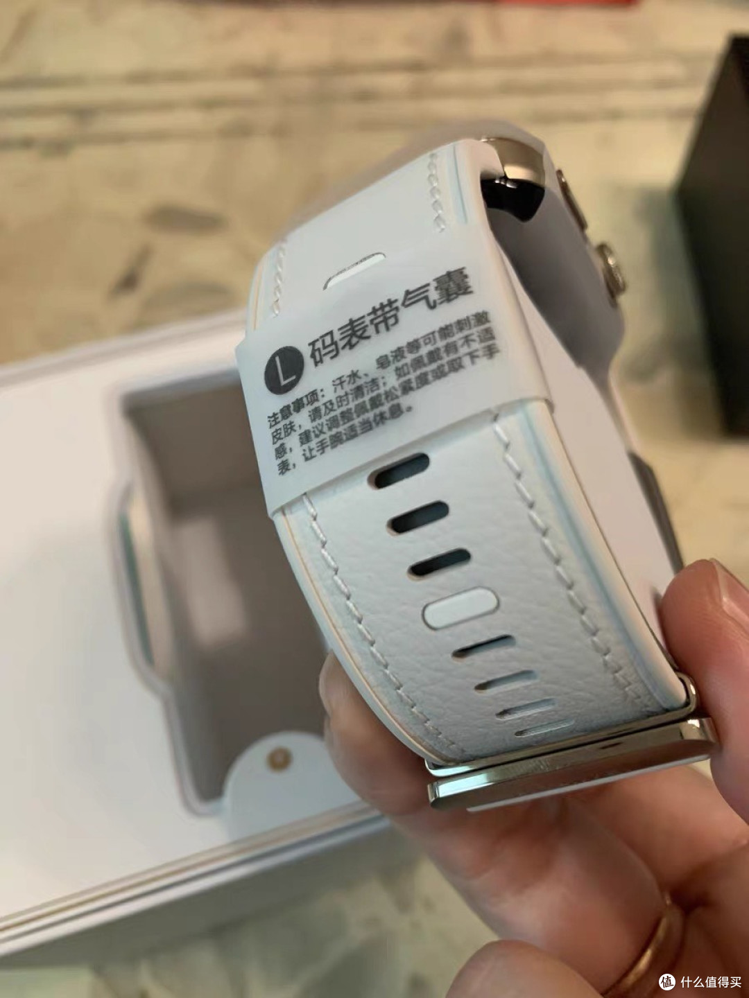 如何在闲鱼低价购入华为WATCH D2