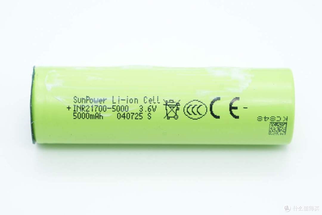 出门无需带线，即拉即用，倍思145W自带拉拉线移动电源拆解