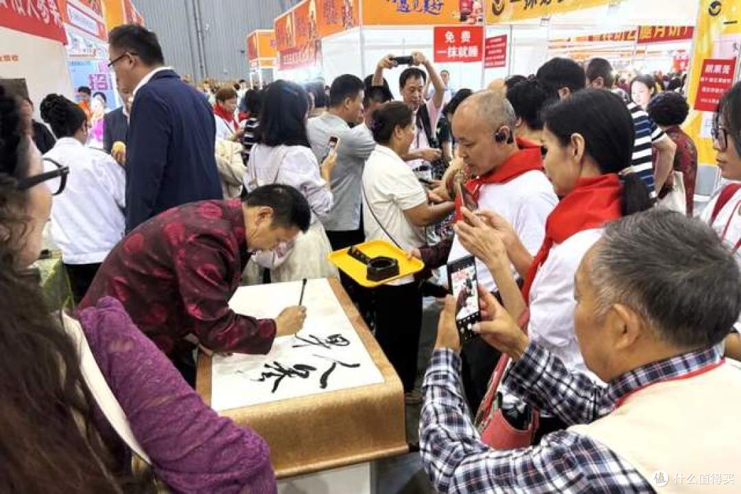 第25届四川月饼节开幕!云腿月饼领衔,200家展商邀你共赴中秋!