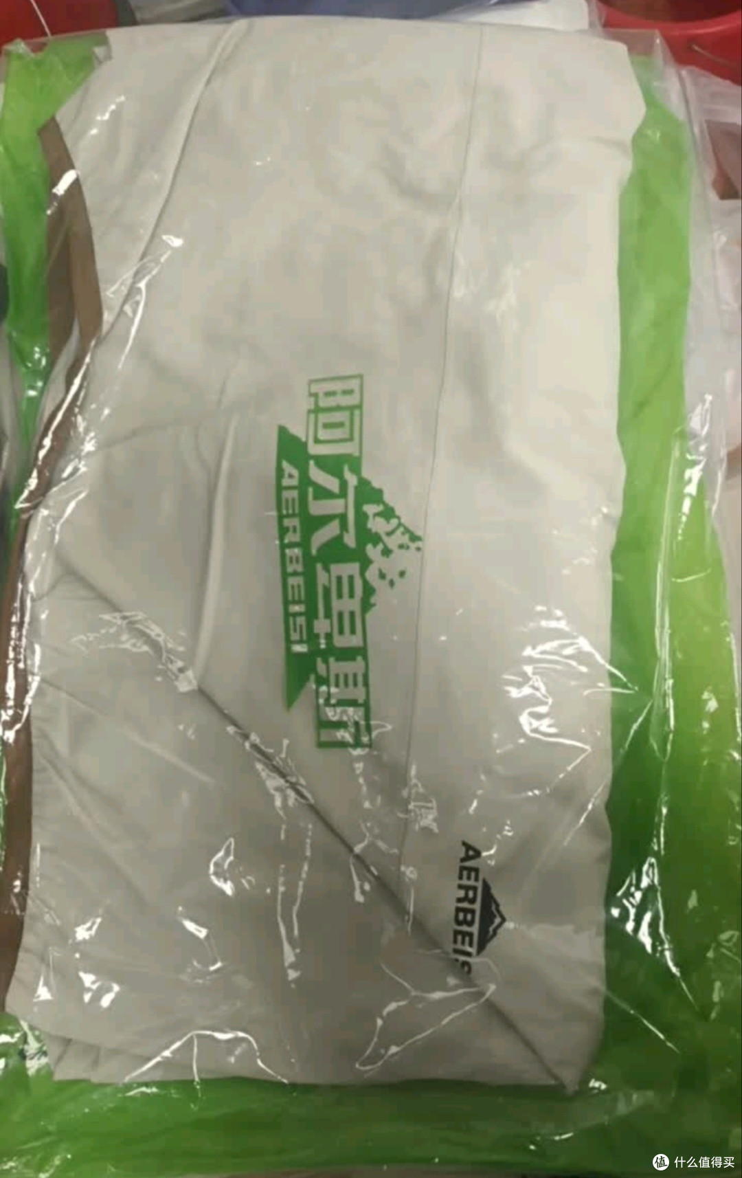 征服山野的科技铠甲：阿尔卑斯三合一冲锋夹克