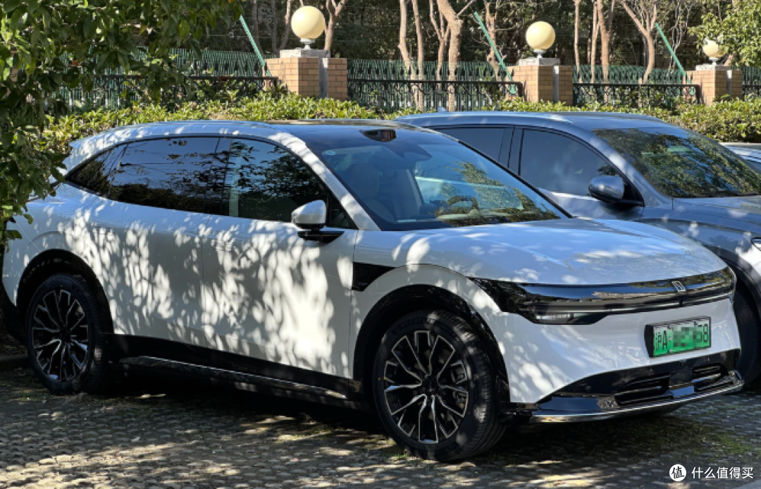 拒绝偏科,回归实用:极氪7X,为家庭打造的一款正常的纯电 SUV