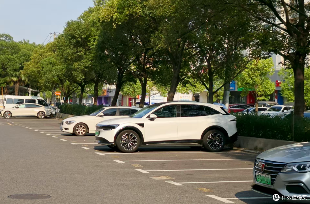 拒绝偏科,回归实用:极氪7X,为家庭打造的一款正常的纯电 SUV