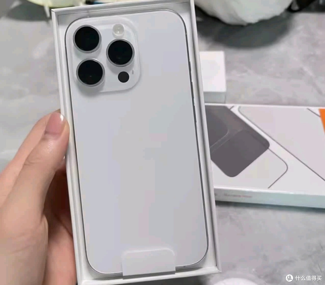 iPhone 16 Pro使用一月记:这充电速度,我真的会谢