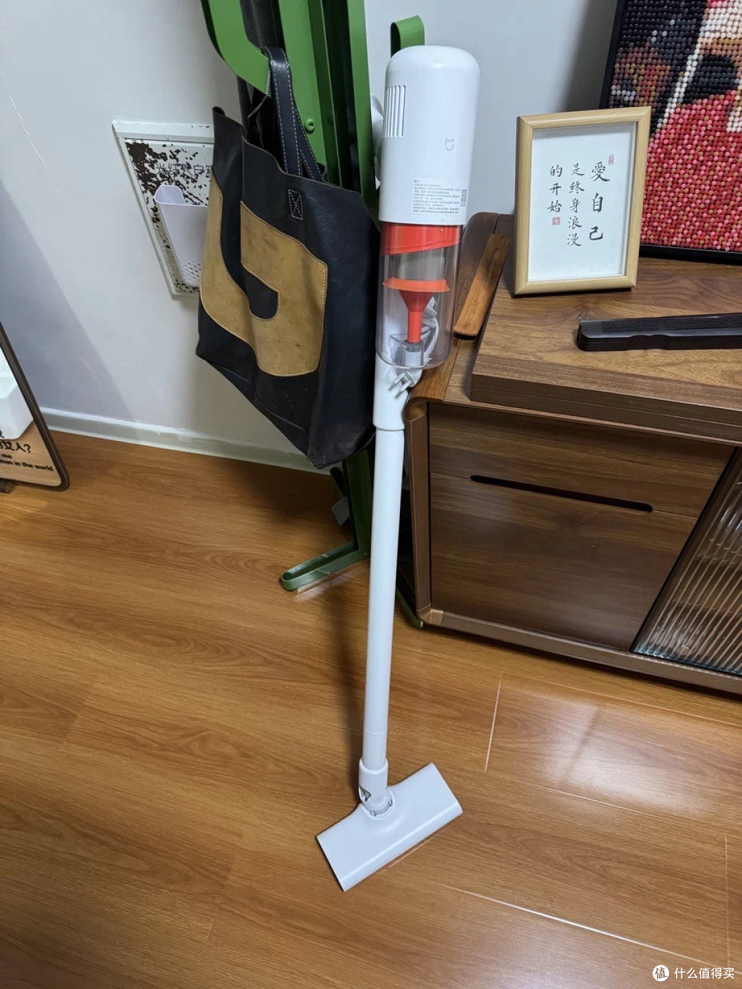 用这吸尘器后,我家地板终于能“照镜子”了