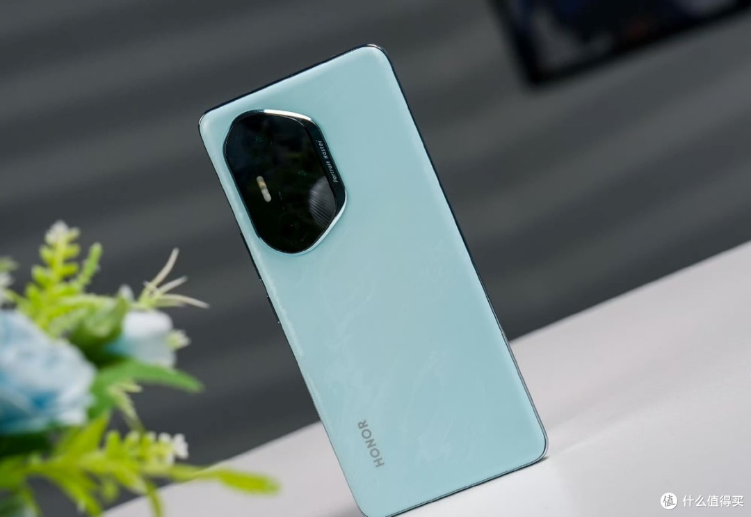 荣耀彻底清仓!12+512GB从4199元跌至3023元,潜望长焦+100倍变焦