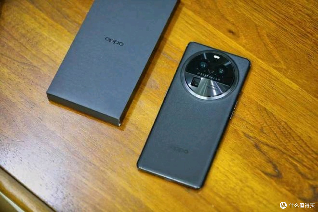 OPPO Find X6 Pro 旧旗舰性价比高 6.82三星E6屏,哈苏 三主摄