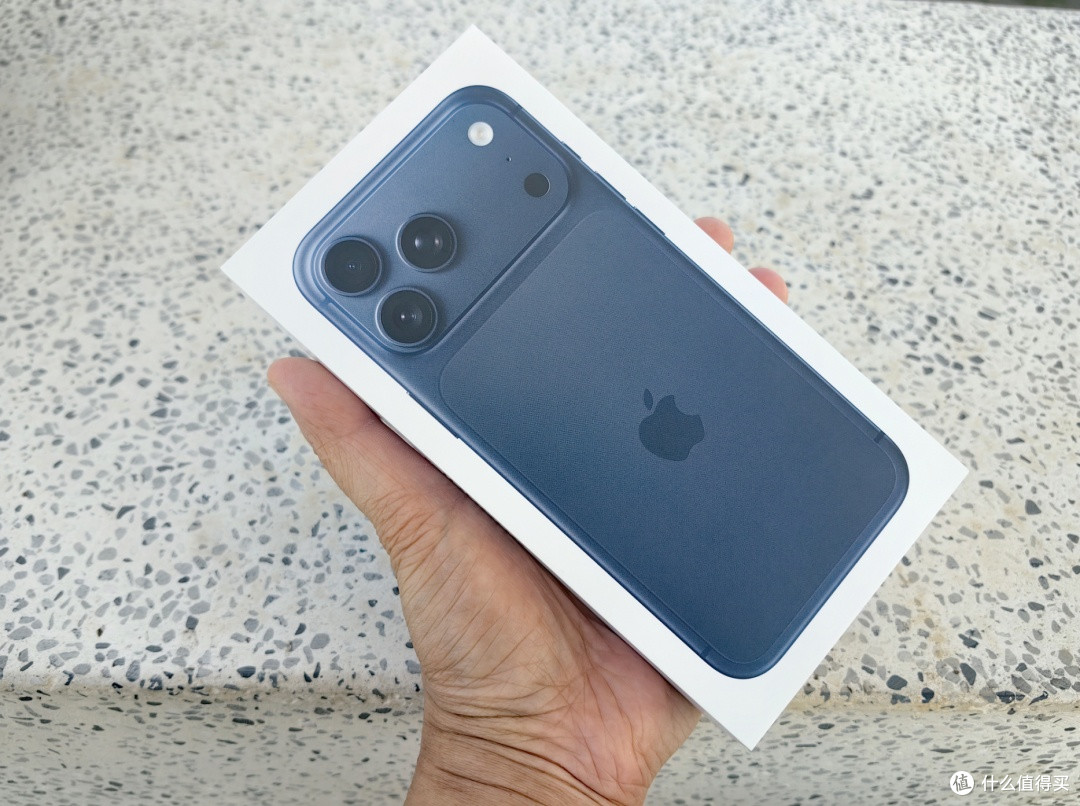 苹果发布会后，我决定抱紧我的iPhone 15