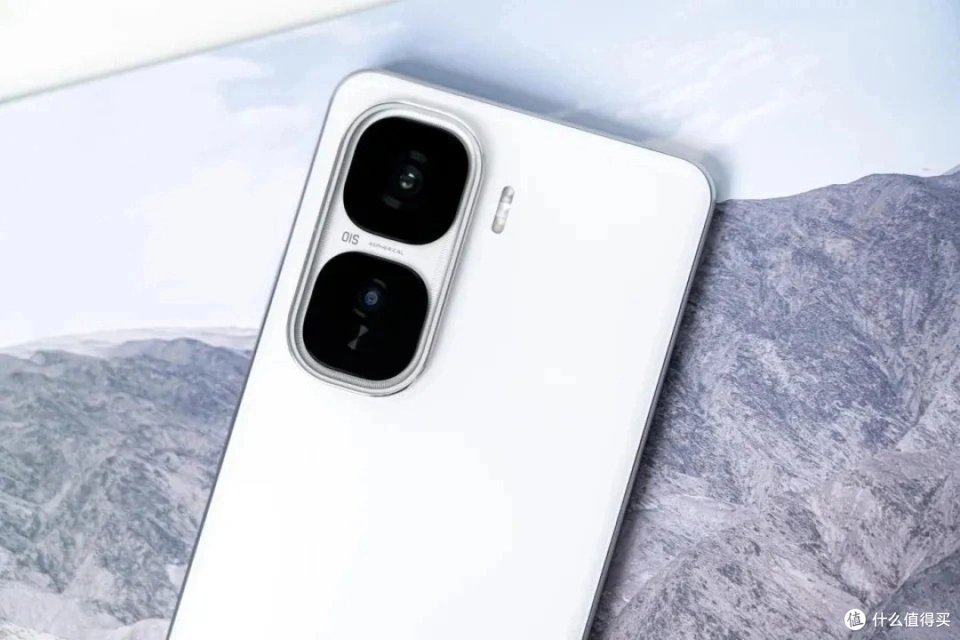 vivo“乱套了”,12GB+512GB突降至2249元,高配旗舰售价更亲民了