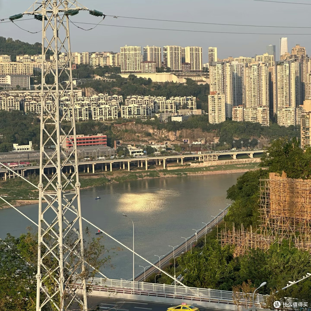 半山崖线漫步记：悬崖边的城市阳台