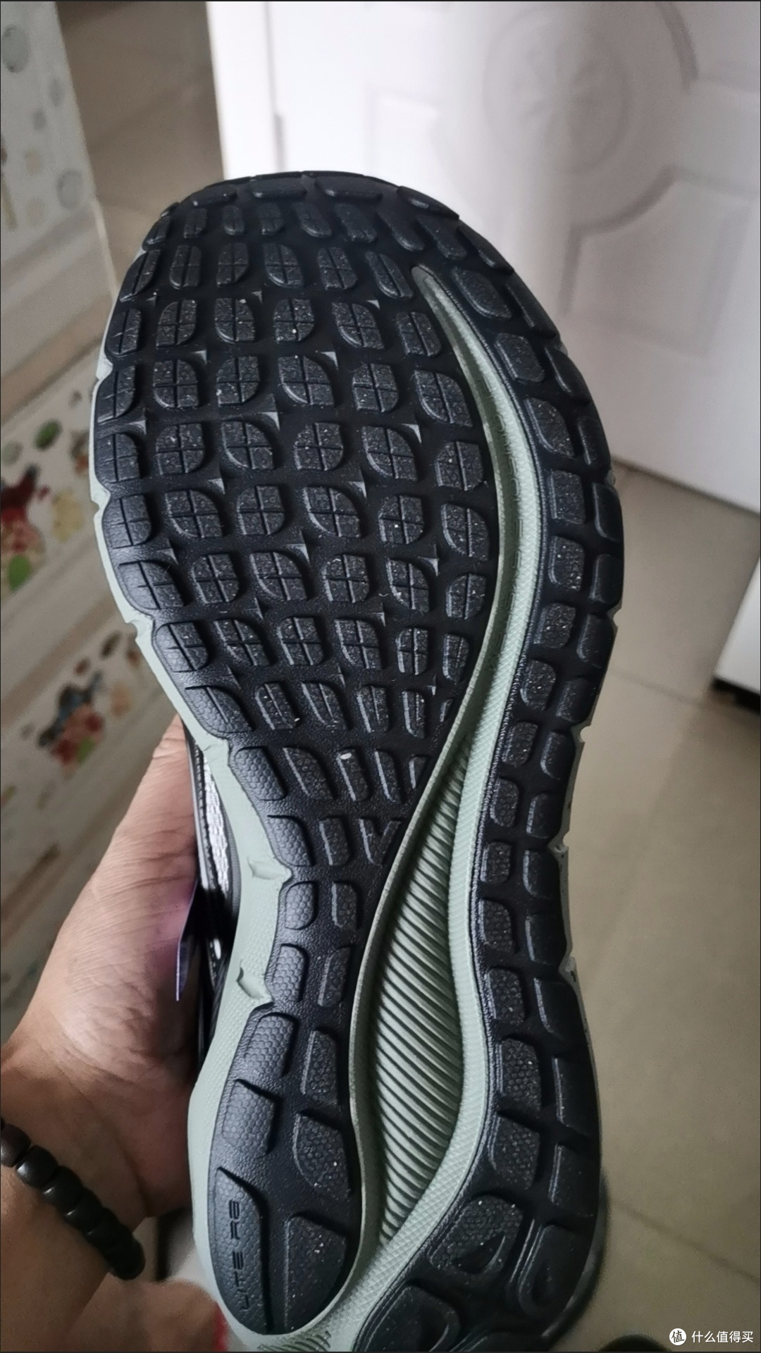 和必迈一起越跑越好，必迈跑鞋专业跑鞋四十年，时尚实力并存