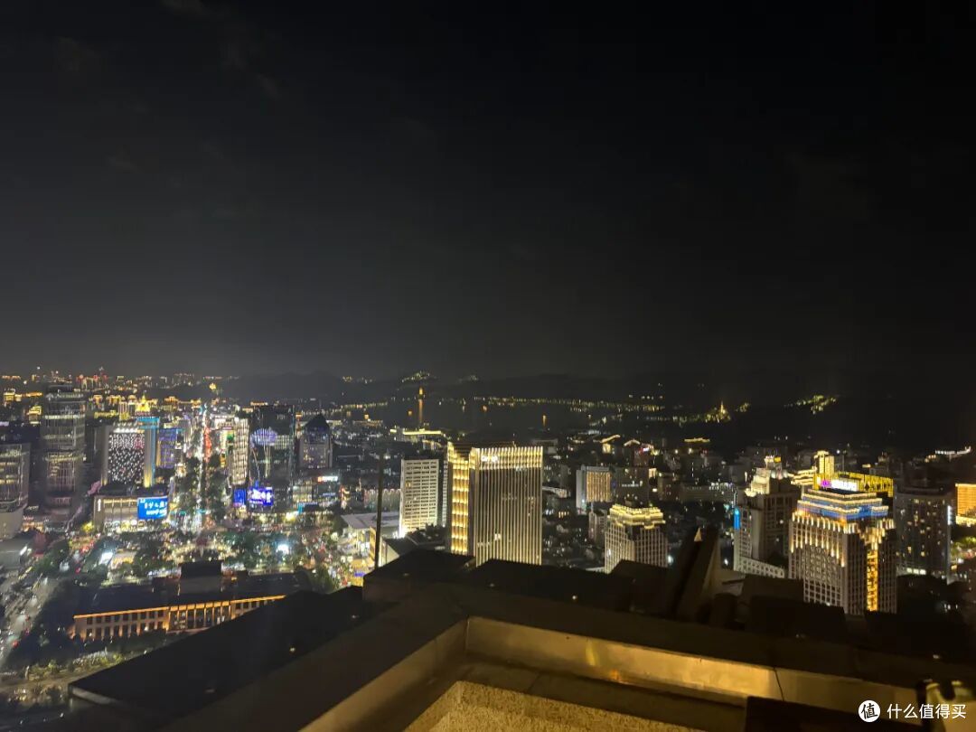 有一种尴尬叫买了“顶楼露台房”,想象很美好,住起来却一言难尽