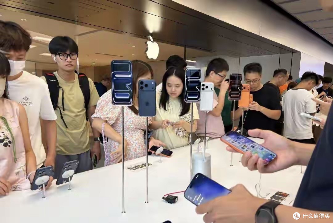 实测降10℃!iPhone17Pro拆出VC均热板,库克这次没挤牙膏