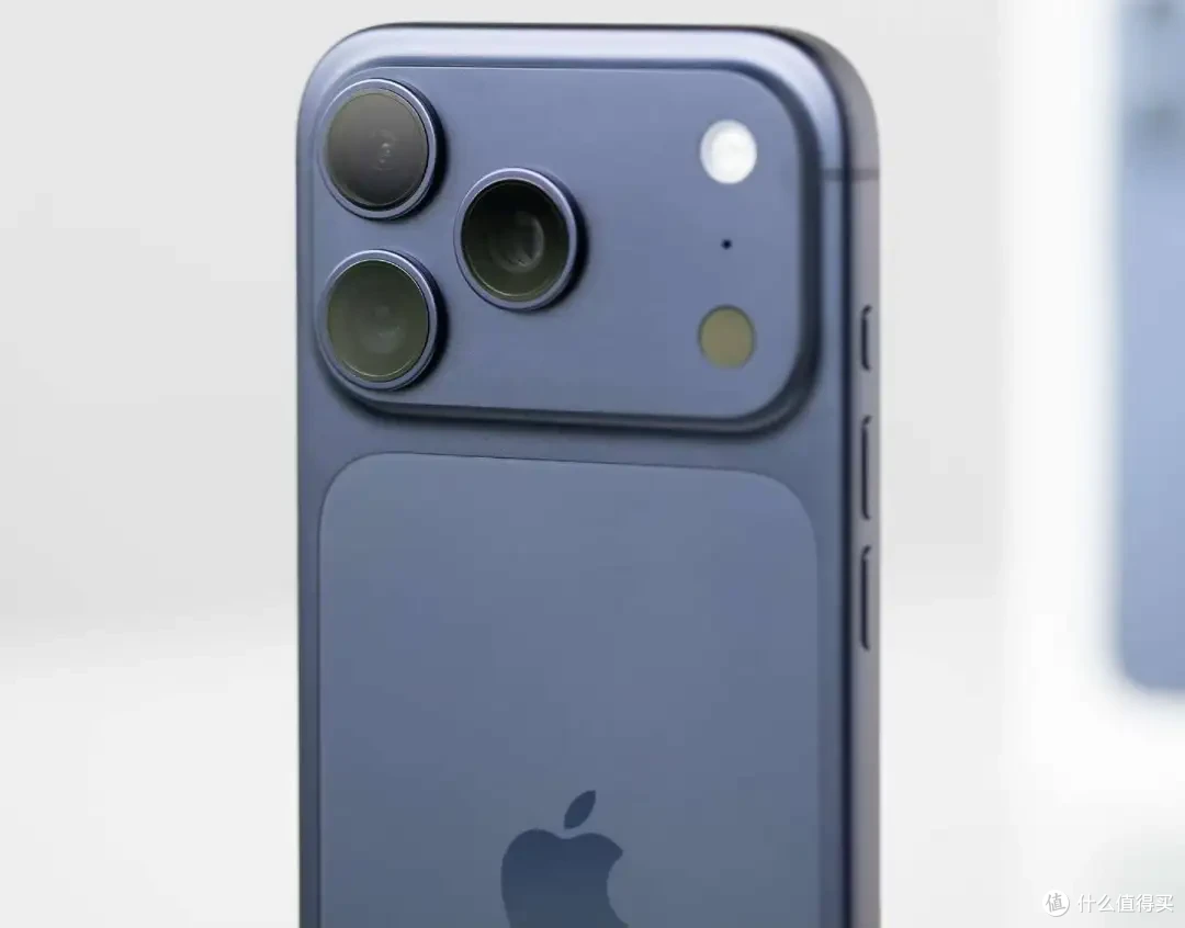 iPhone 17 Pro Max用了7天，我的使用感受和网上说的完全不一样