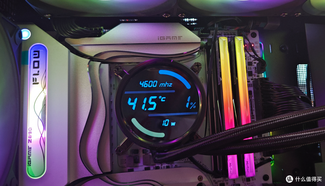 实用性之选，2.6寸屏显与磁吸设计，银昕E360 PRO水冷散热器分享