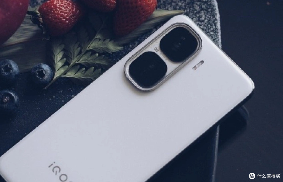 vivo突然“发力”,6800mAh+2K屏,骁龙8至尊版旗舰降至新低价