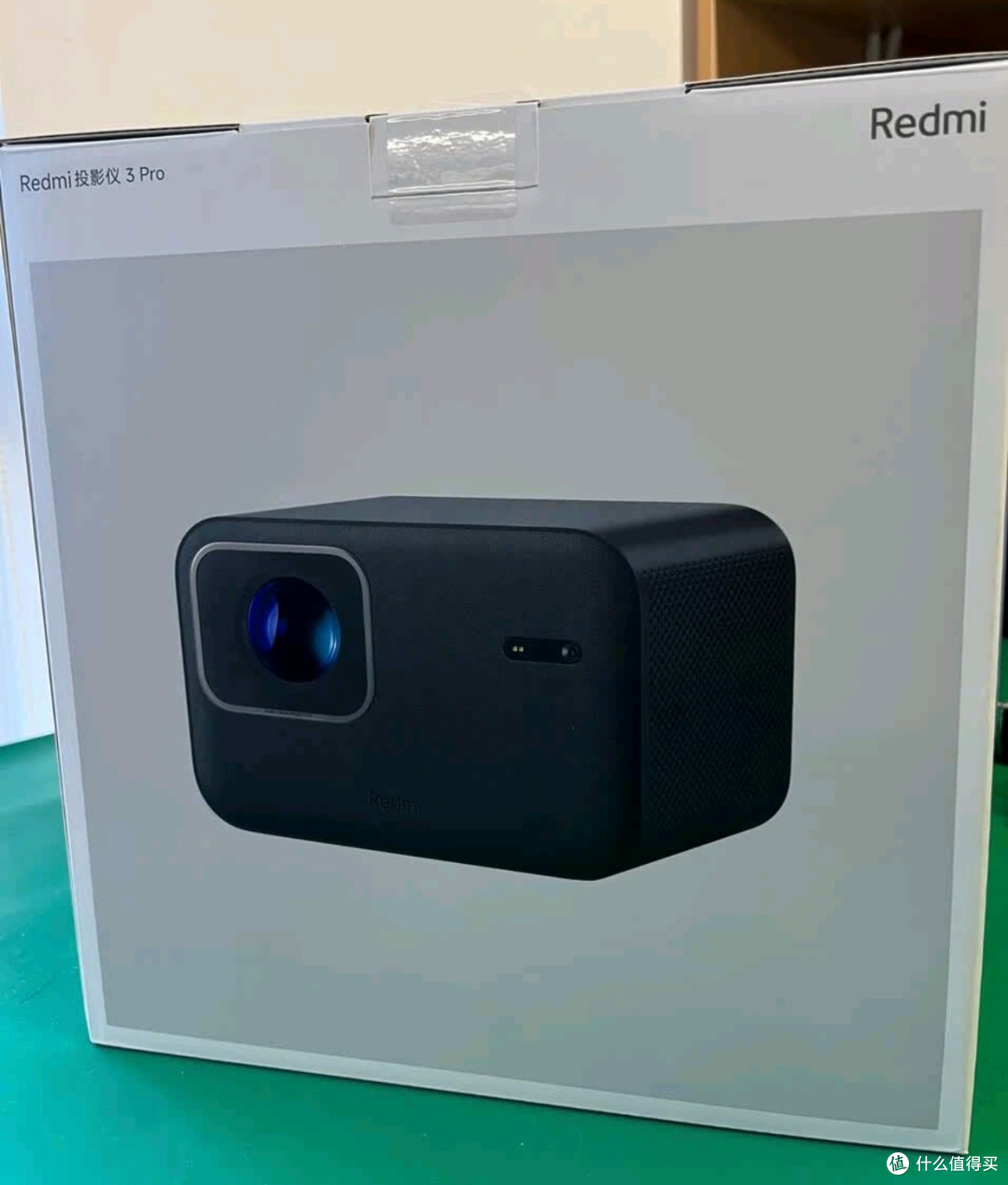 Redmi投影仪3 Pro：家庭影院新选择