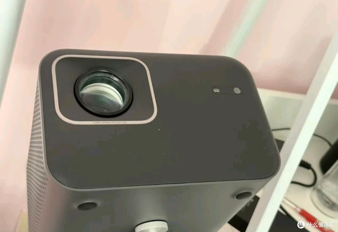 Redmi投影仪3 Pro：家庭影院新选择