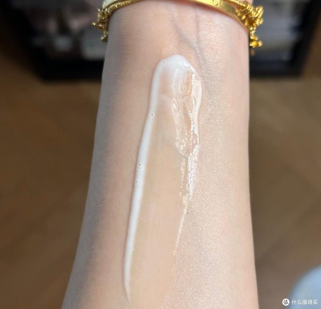 馥郁满铺水乳改善黄皮暗沉