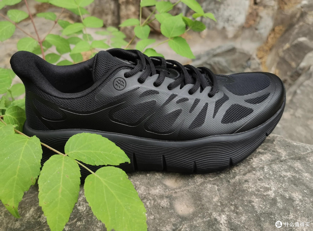 穿必迈跑了大半年,这双鞋是真把我这种“跑步废”救了