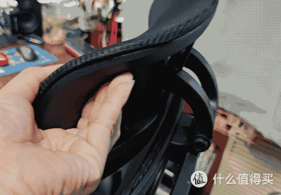 自己装的人体工程学电脑椅，坐着就是舒服