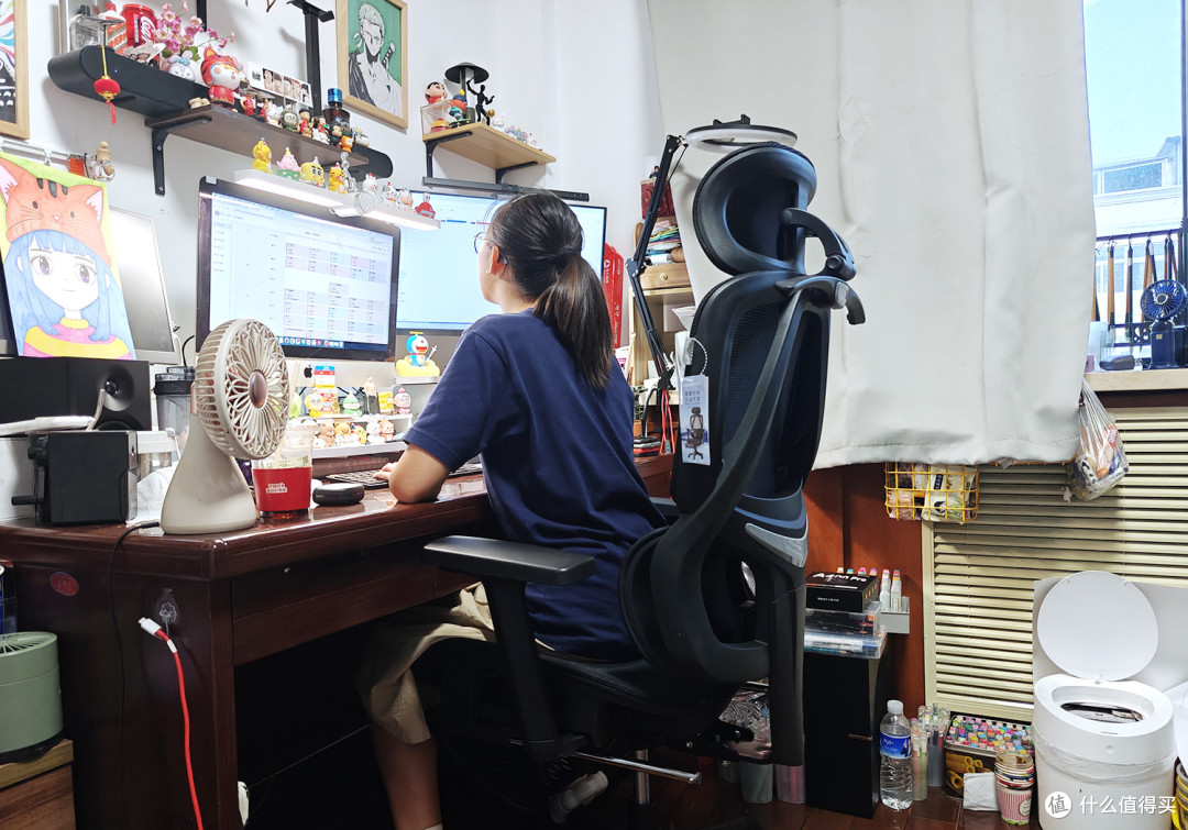 自己装的人体工程学电脑椅，坐着就是舒服