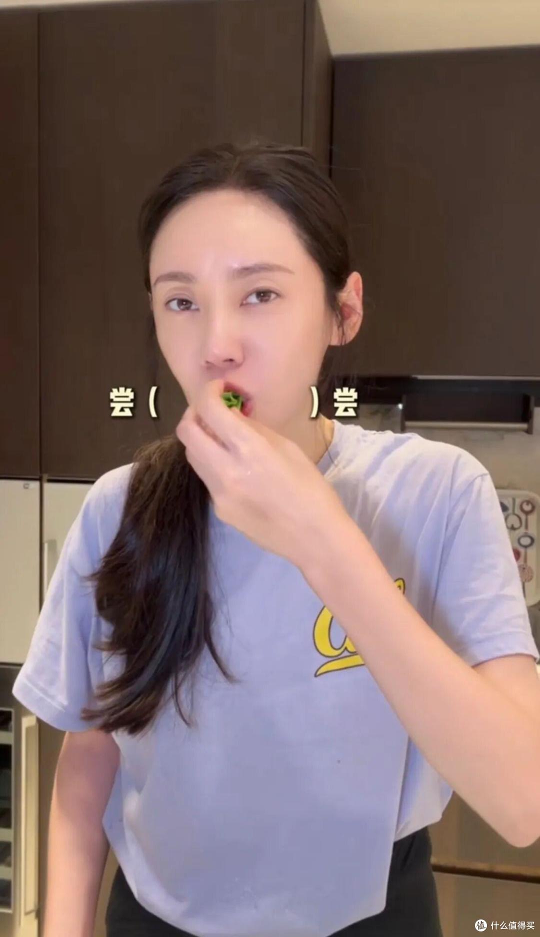 中国媳妇“秋瓷炫”的院子火了，仅一菜园子就圈粉无数，真接地气