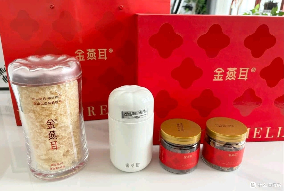 银耳羹缓解秋燥多种搭配