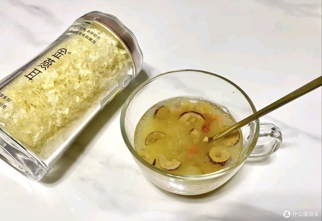 银耳羹缓解秋燥多种搭配
