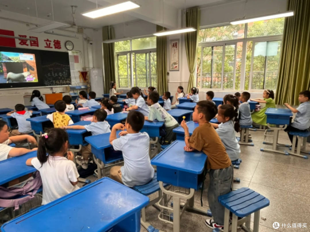小蜜蜂无线扩音器作用大吗?不要选择四类智商税产品,谨防危害!
