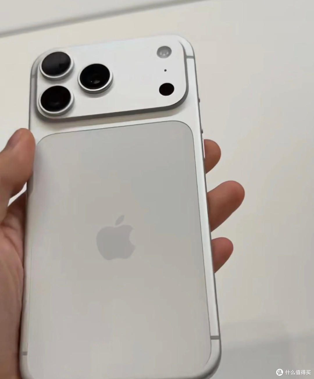 iPhone 17 Pro材质降级引发用户不满