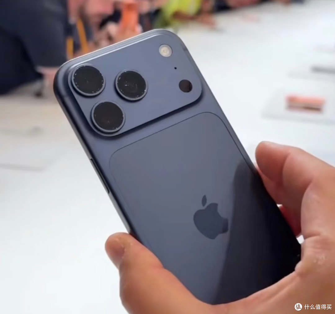 iPhone 17 Pro材质降级引发用户不满