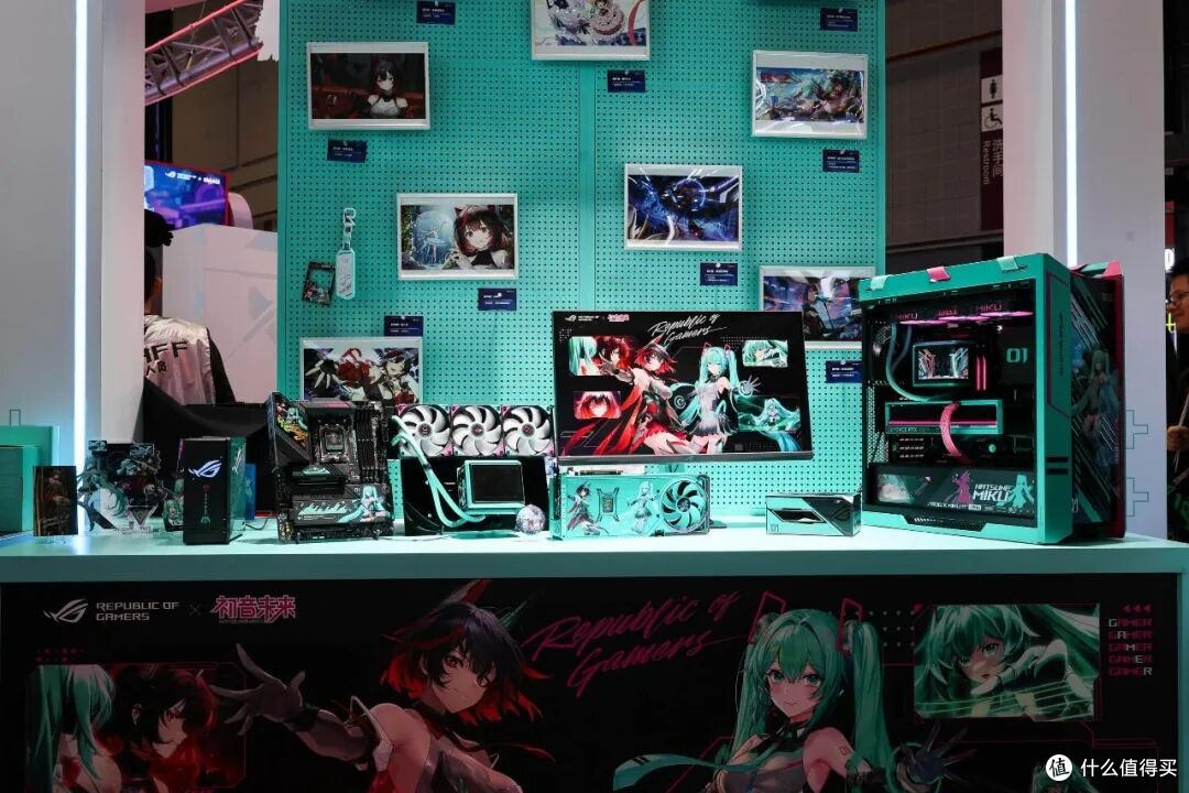 全线驾临 ROG×初音未来联名装备,终于登场
