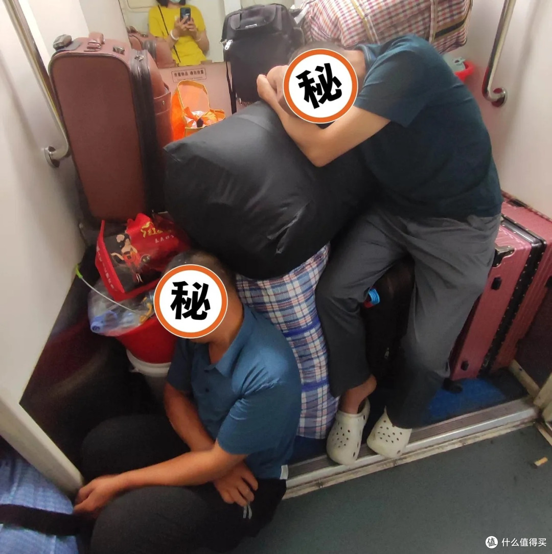 火车上这样的场面还有